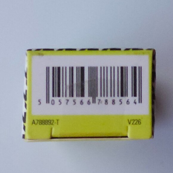 Makeup Revolution Emily In Paris Just A Kiss Cream Lipstick a berry red BNIP - Picture 6 of 6